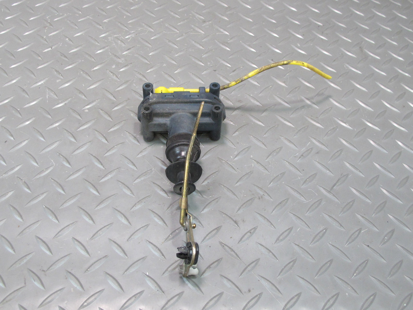 87-95 Mercedes W124 E-class Sedan Rear Left Door Lock Latch Vacuum Actuator OEM