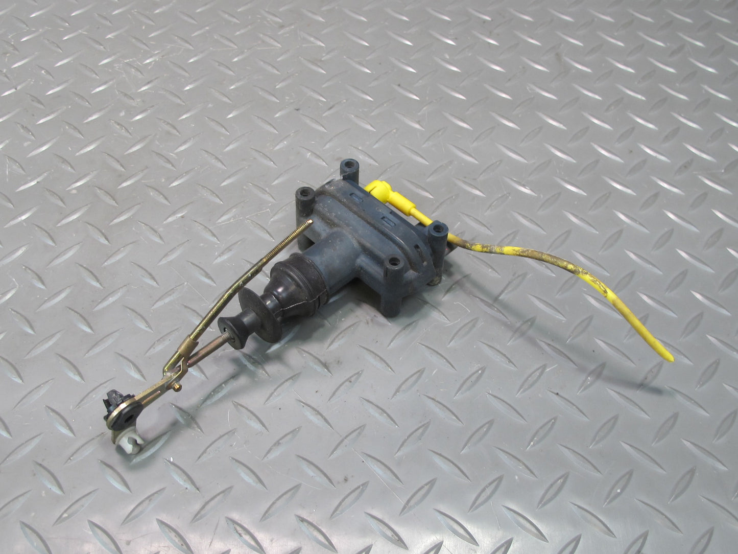 87-95 Mercedes W124 E-class Sedan Rear Left Door Lock Latch Vacuum Actuator OEM