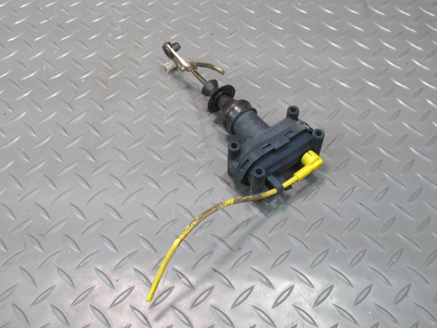 87-95 Mercedes W124 E-class Sedan Rear Left Door Lock Latch Vacuum Actuator OEM