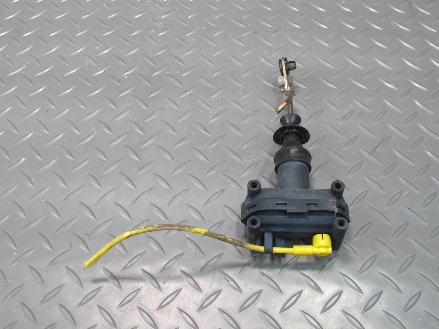 87-95 Mercedes W124 E-class Sedan Rear Left Door Lock Latch Vacuum Actuator OEM