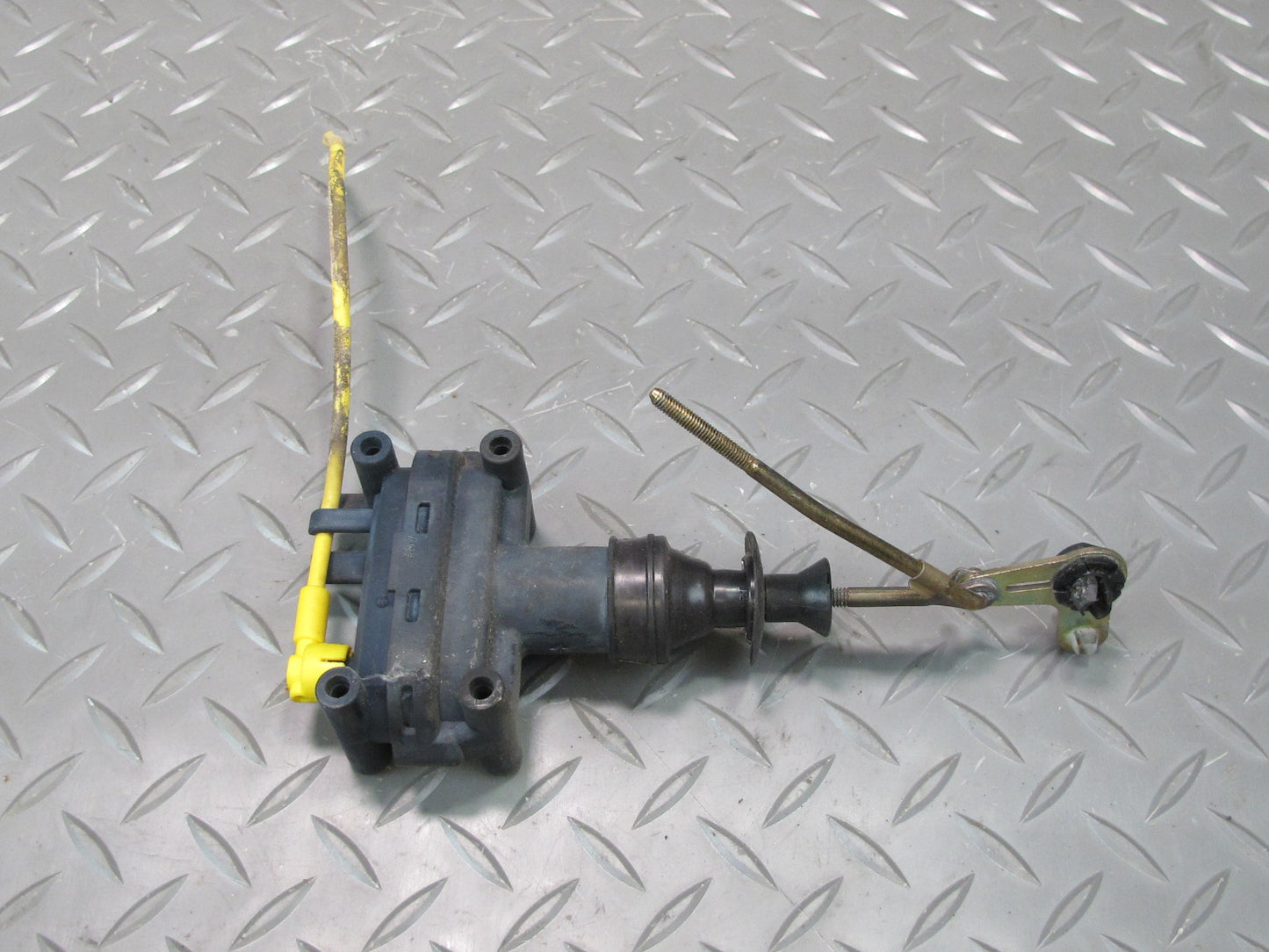 87-95 Mercedes W124 E-class Sedan Rear Left Door Lock Latch Vacuum Actuator OEM