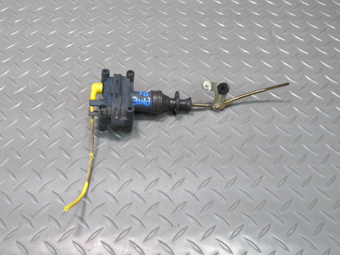 87-95 Mercedes W124 E-class Sedan Rear Left Door Lock Latch Vacuum Actuator OEM