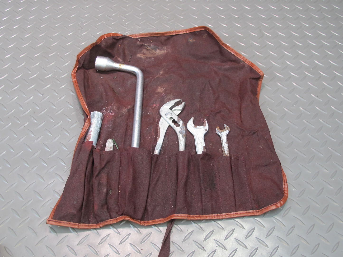 90-95 Mercedes W124 300D Spare Tire Tool Set With Case OEM