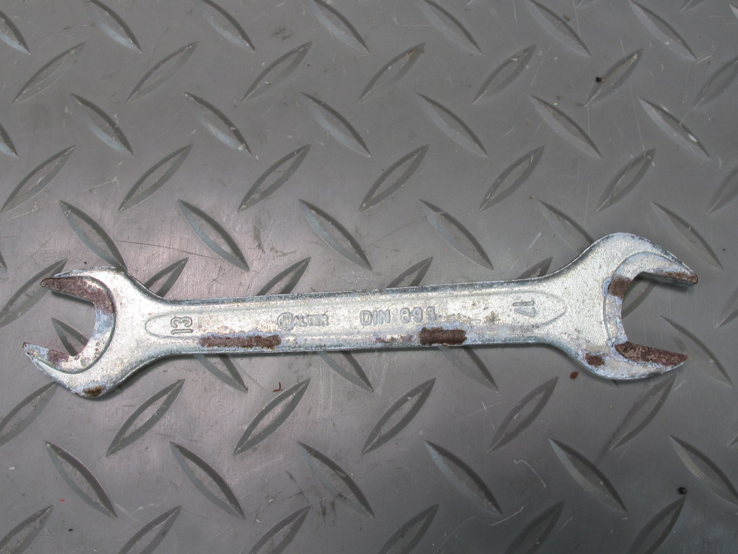 90-95 Mercedes W124 300D Spare Tire Tool Set With Case OEM