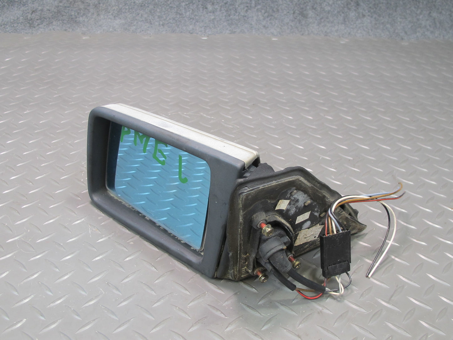 90-95 Mercedes W124 300D Front Left Door Side View Exterior Mirror Silver OEM