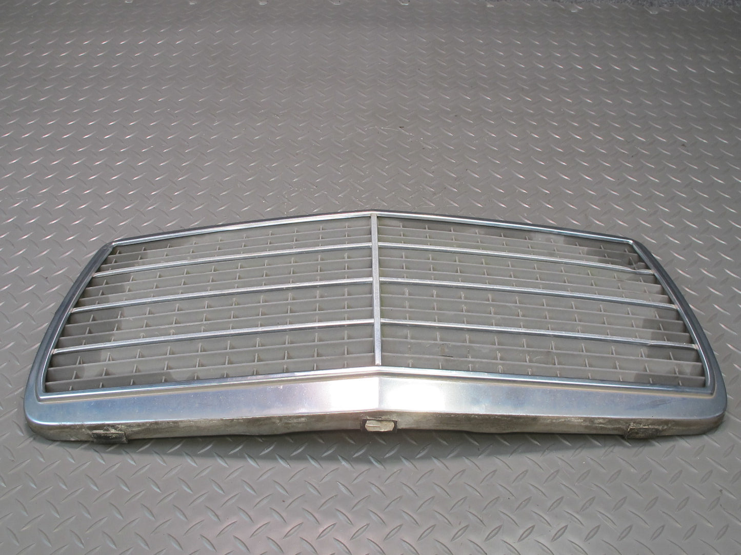 94-95 Mercedes W124 300D Front Hood Grille Chrome OEM