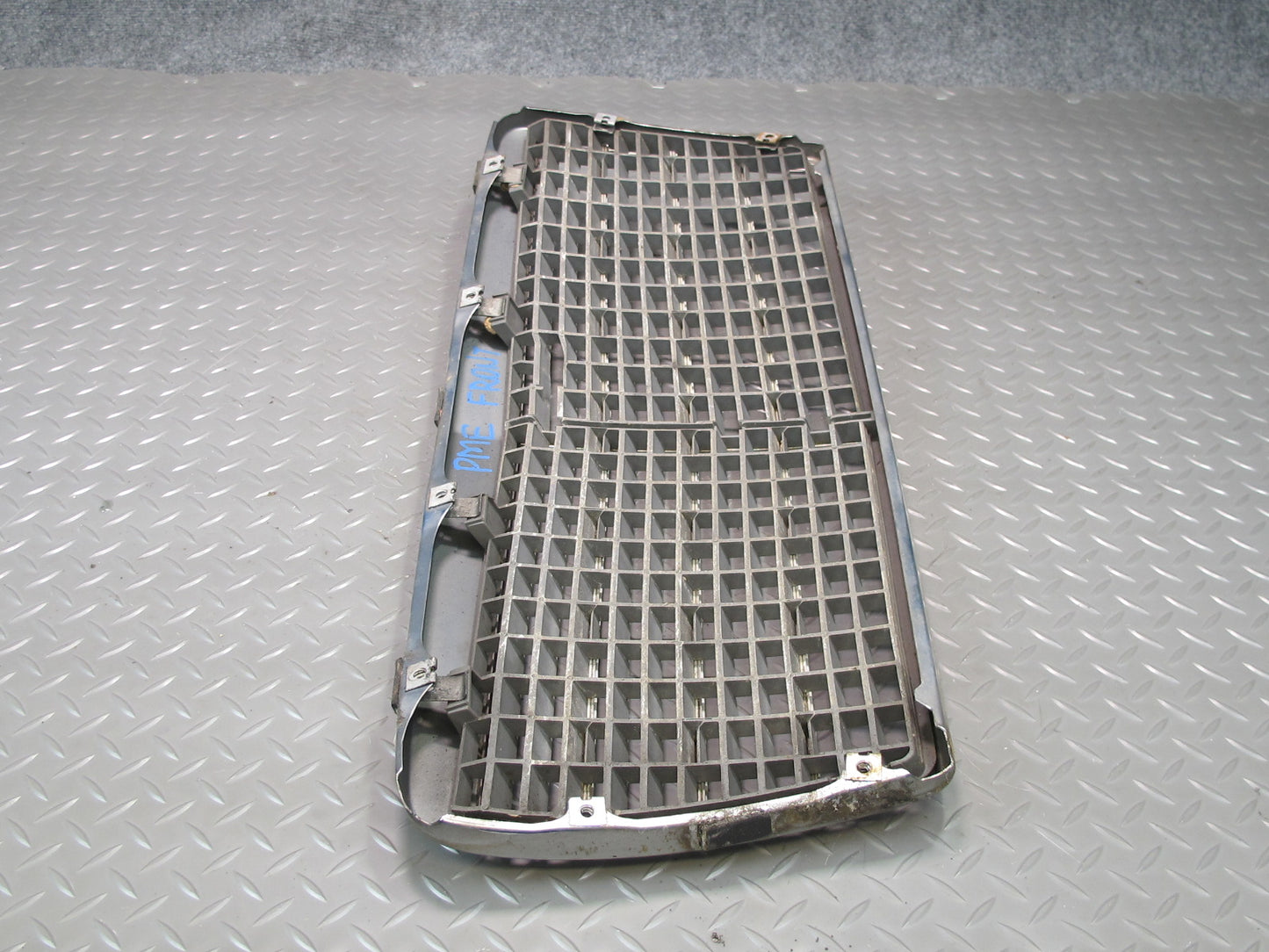 94-95 Mercedes W124 300D Front Hood Grille Chrome OEM