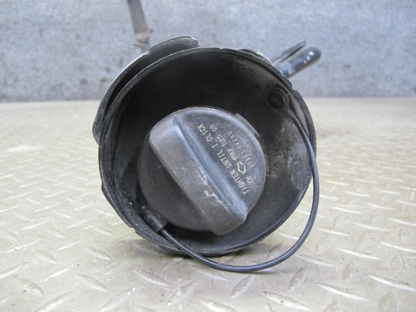 12-20 Nissan Z34 370Z Fuel Gas Tank Filler Neck w Cap Assembly OEM