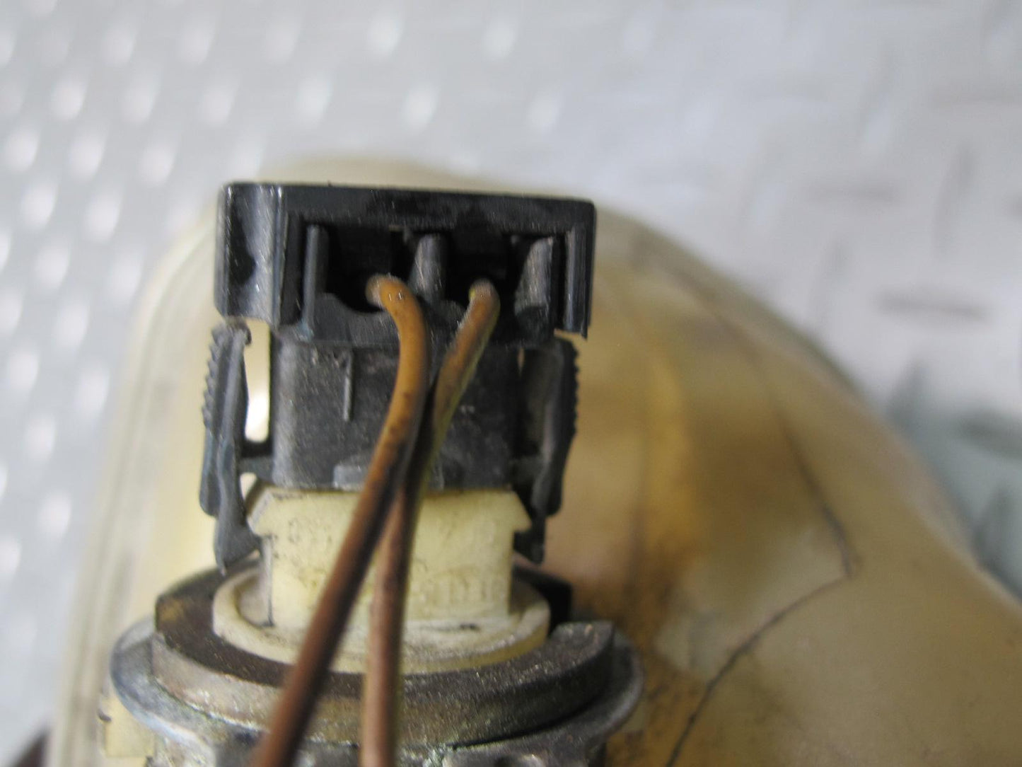 93-95 Mercedes W124 300D 3.0L Diesel Engine Coolant Expansion Overflow Tank OEM