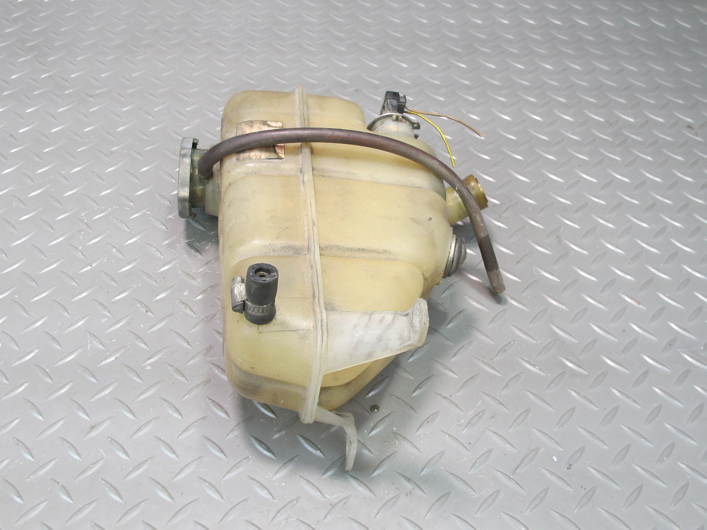 93-95 Mercedes W124 300D 3.0L Diesel Engine Coolant Expansion Overflow Tank OEM