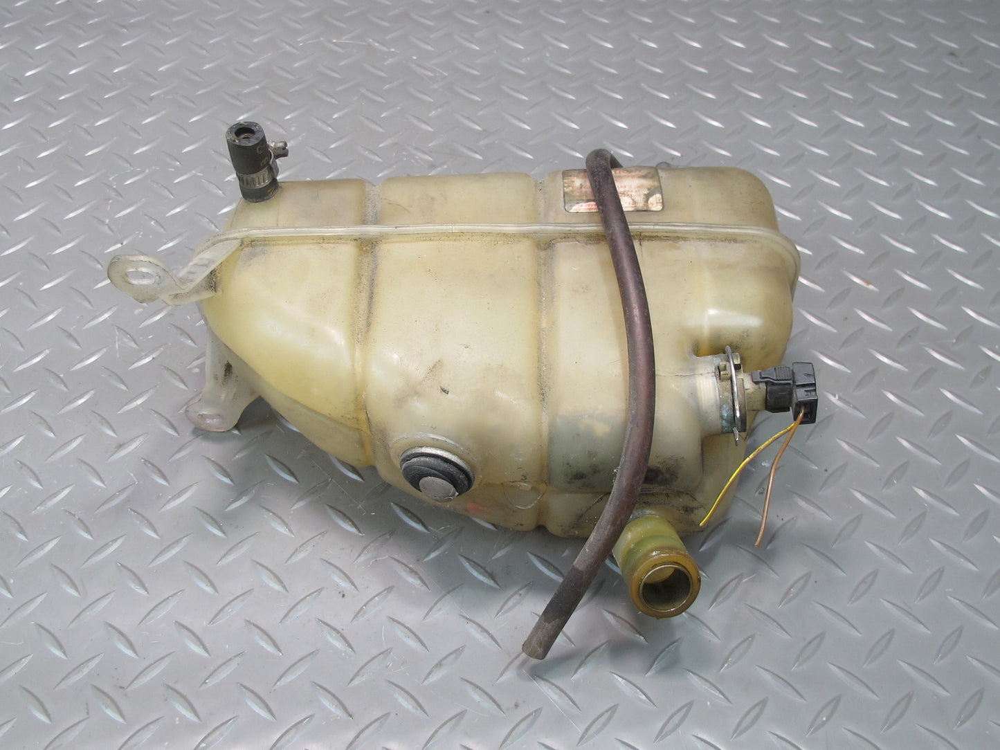 93-95 Mercedes W124 300D 3.0L Diesel Engine Coolant Expansion Overflow Tank OEM