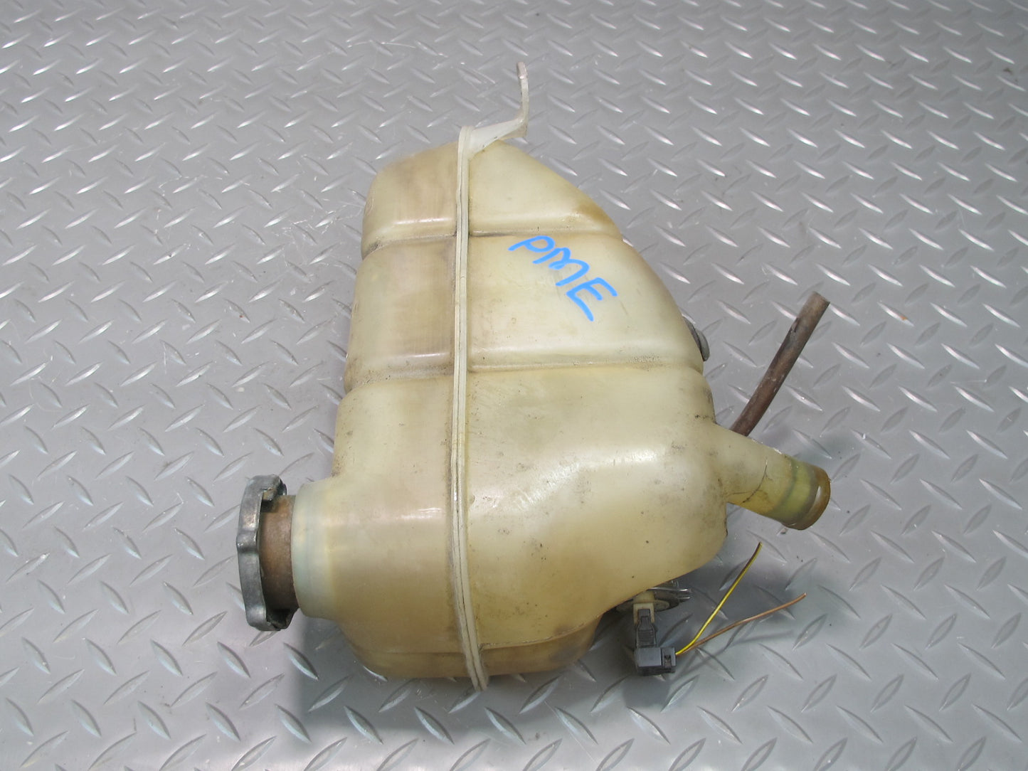93-95 Mercedes W124 300D 3.0L Diesel Engine Coolant Expansion Overflow Tank OEM