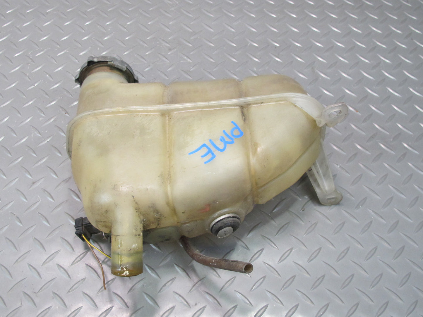 93-95 Mercedes W124 300D 3.0L Diesel Engine Coolant Expansion Overflow Tank OEM