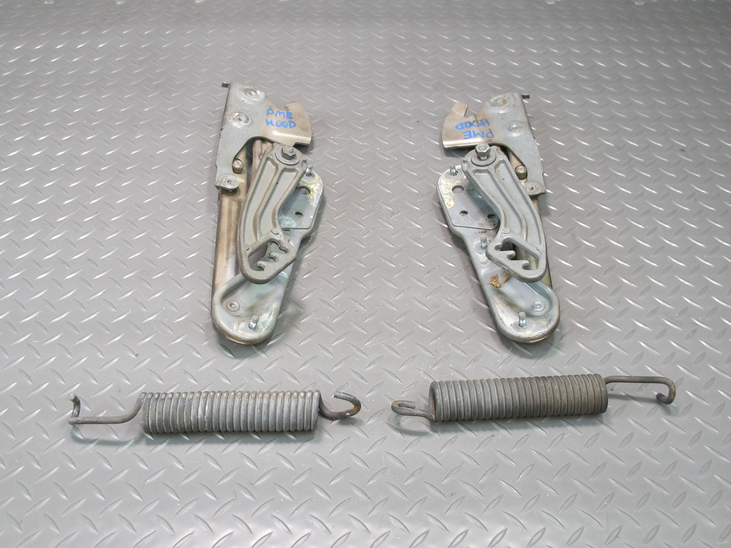 90-95 Mercedes W124 300D Set of 2 Front Left & Right Hood Hinge w Springs OEM