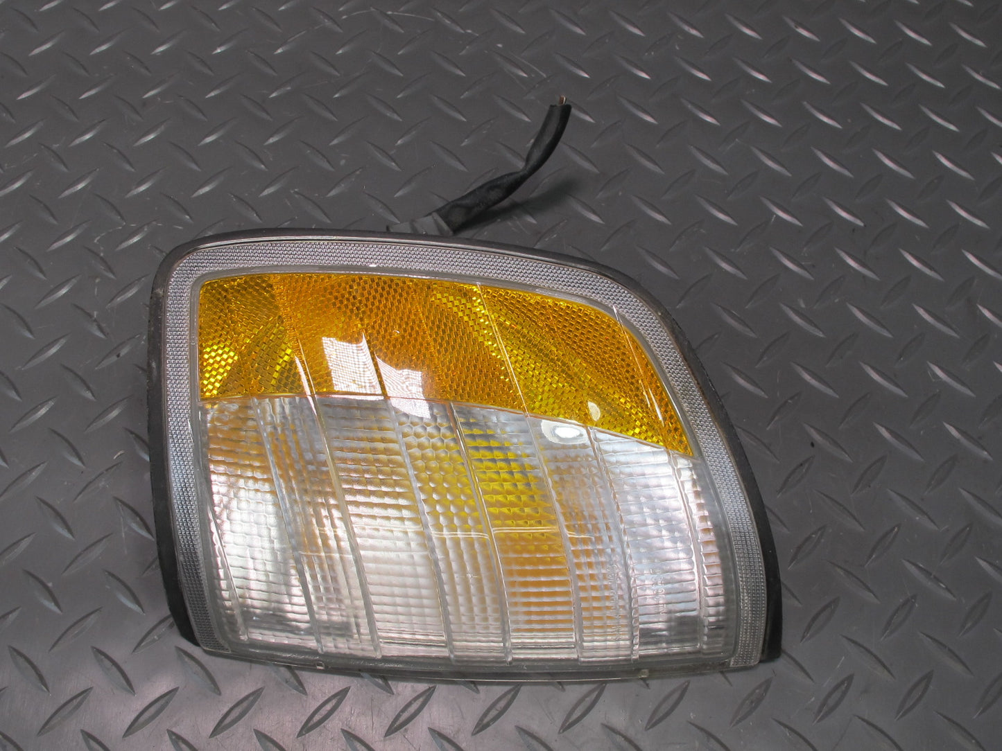 94-95 Mercedes W124 300D Front Left Turn Signal Light Lamp 1248261143 OEM