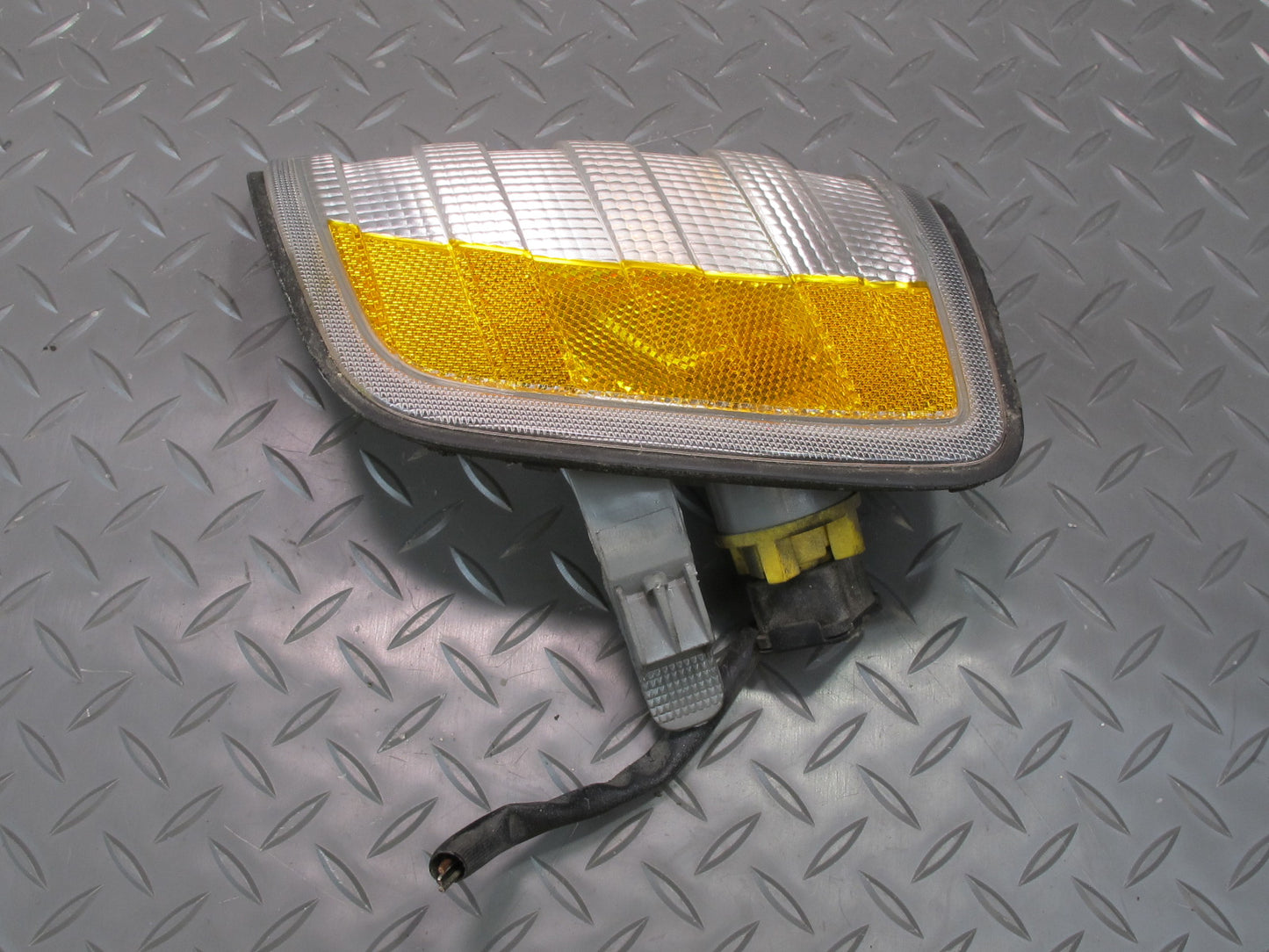 94-95 Mercedes W124 300D Front Left Turn Signal Light Lamp 1248261143 OEM