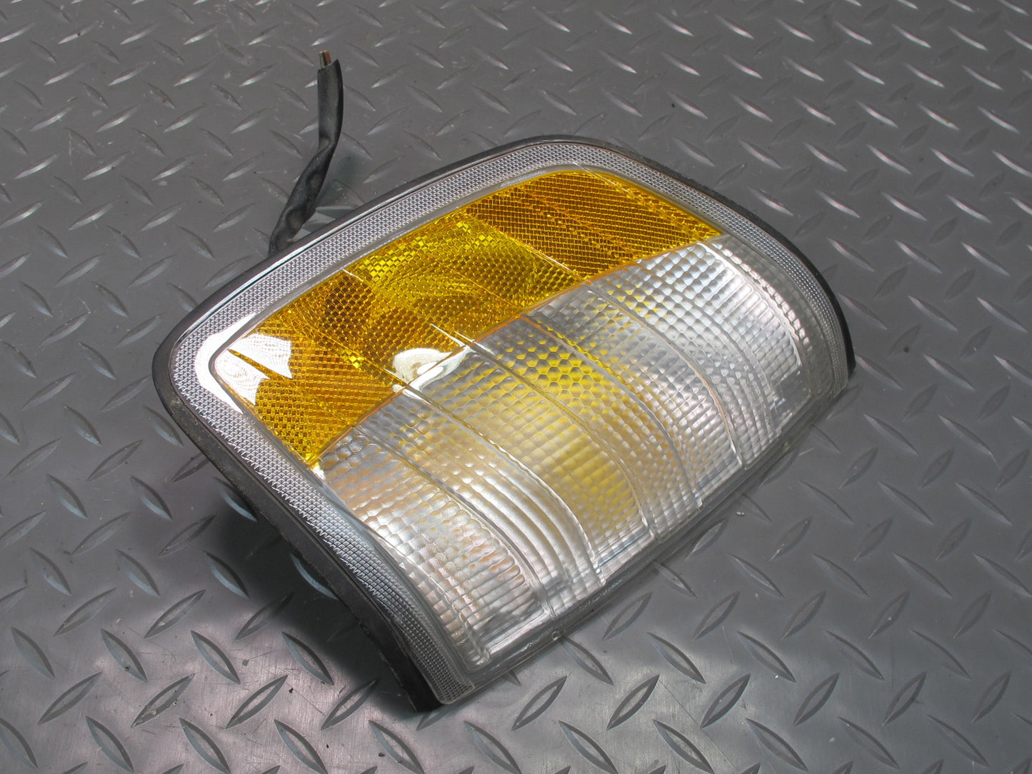 94-95 Mercedes W124 300D Front Left Turn Signal Light Lamp 1248261143 OEM