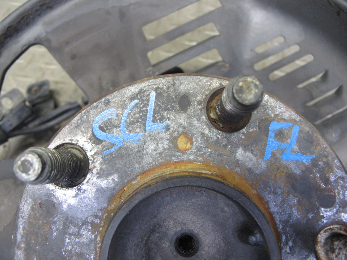 92-00 Lexus UZZ30L SC300 SC400 RWD Front Left Spindle Knuckle Wheel Hub OEM