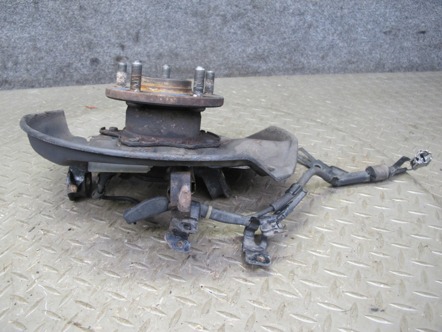 92-00 Lexus UZZ30L SC300 SC400 RWD Front Left Spindle Knuckle Wheel Hub OEM