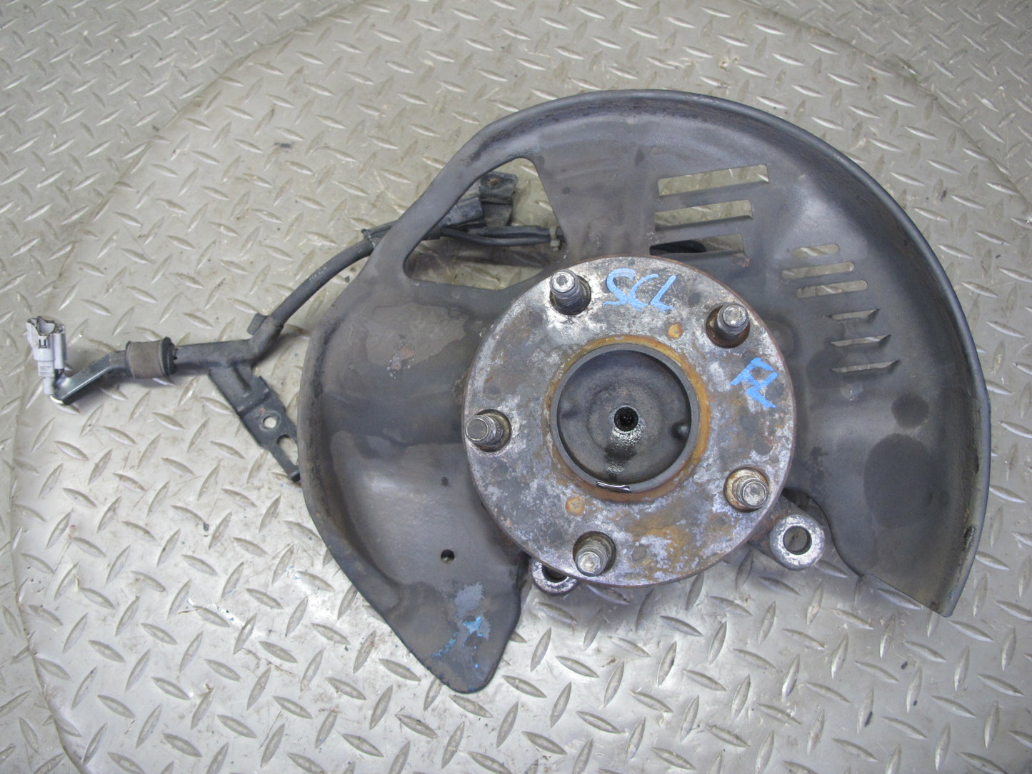 92-00 Lexus UZZ30L SC300 SC400 RWD Front Left Spindle Knuckle Wheel Hub OEM