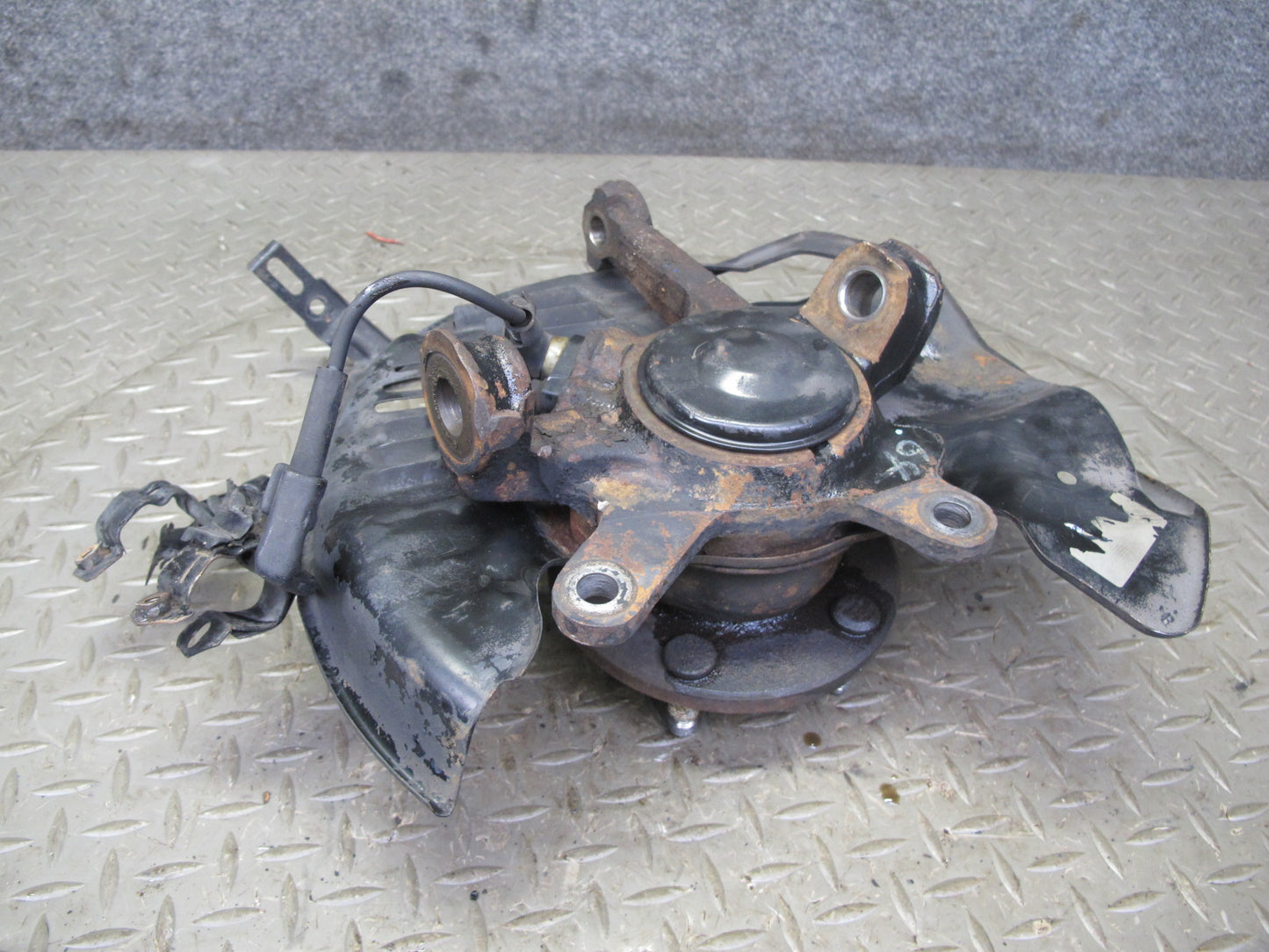 92-00 Lexus UZZ30L SC300 SC400 RWD Front Left Spindle Knuckle Wheel Hub OEM