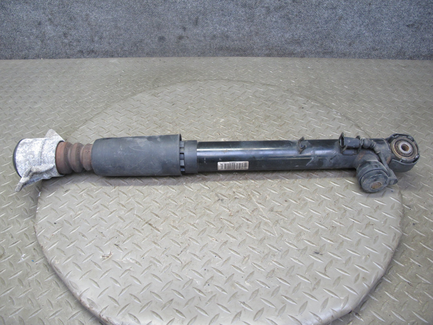 10-16 Audi B8 A4 S4 AWD Rear Left & Right Adaptive Strut Shock Absorber Set OEM