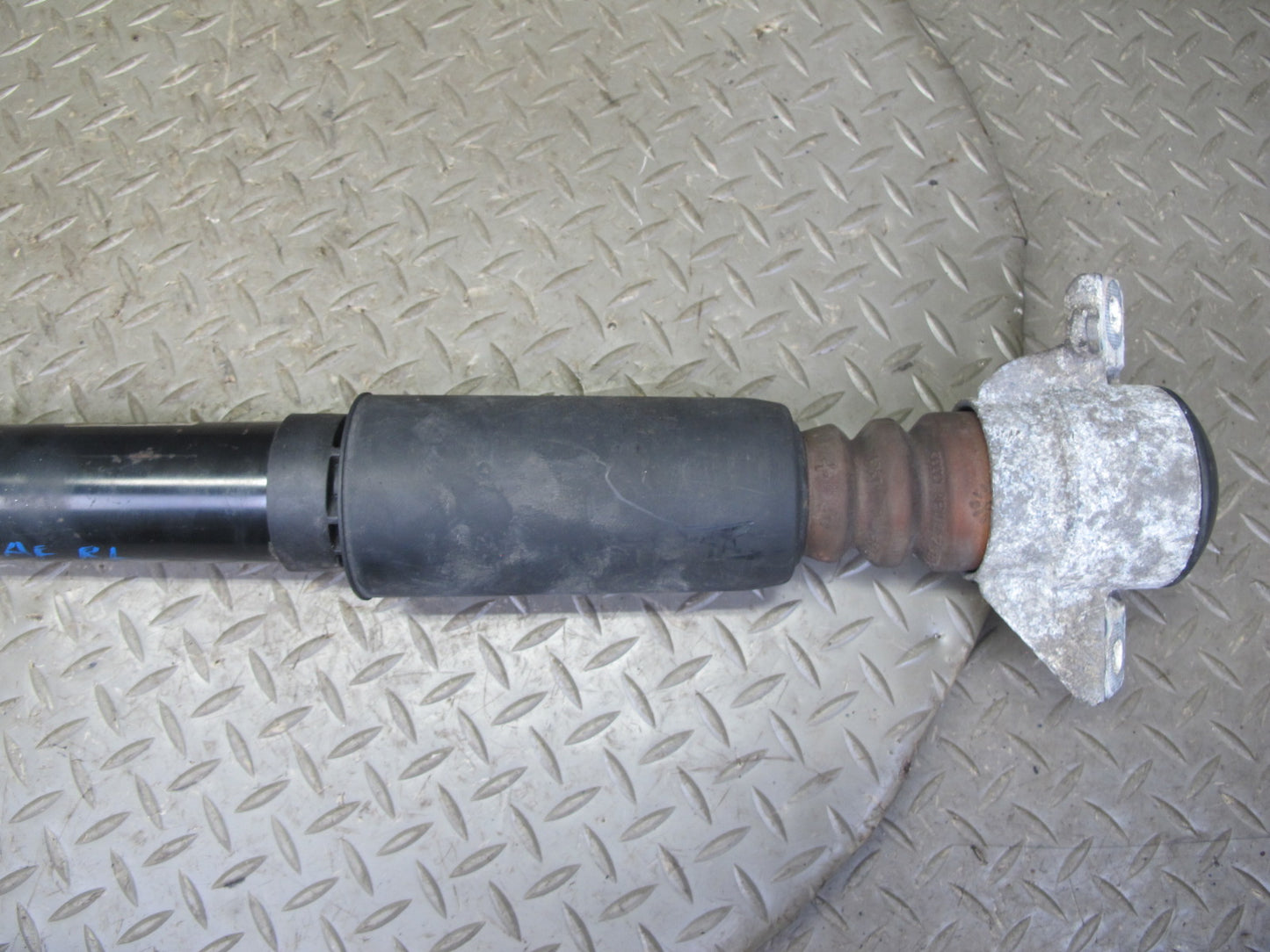 10-16 Audi B8 A4 S4 AWD Rear Left & Right Adaptive Strut Shock Absorber Set OEM