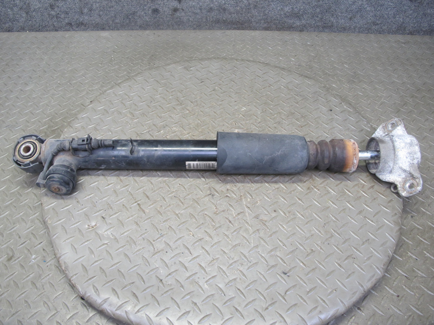 10-16 Audi B8 A4 S4 AWD Rear Left & Right Adaptive Strut Shock Absorber Set OEM