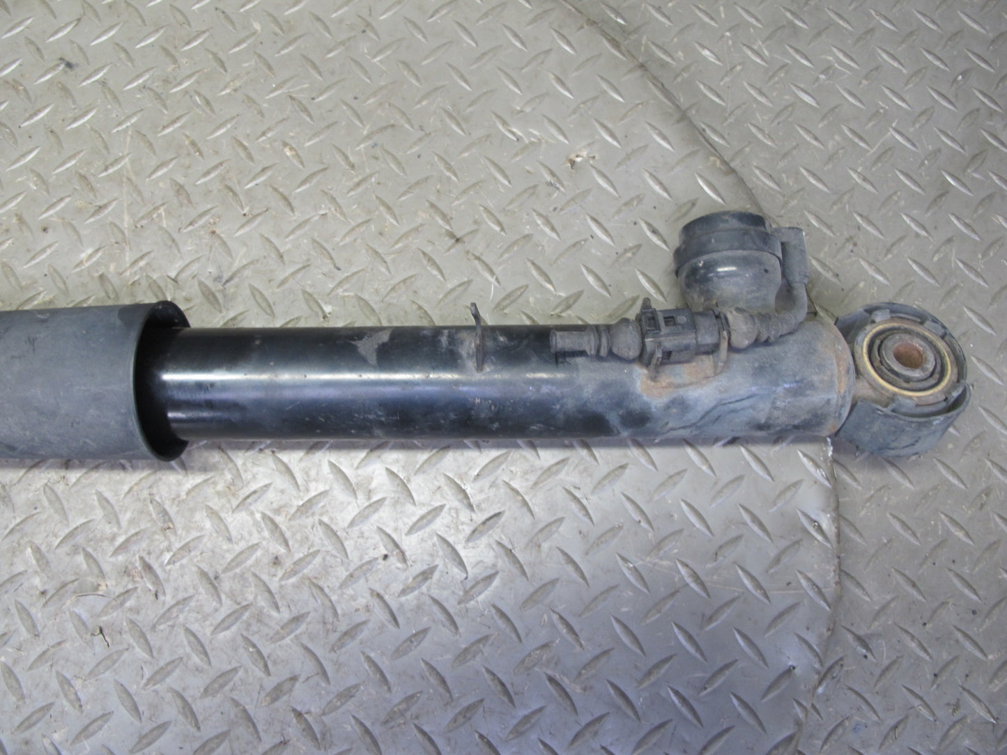 10-16 Audi B8 A4 S4 AWD Rear Left & Right Adaptive Strut Shock Absorber Set OEM