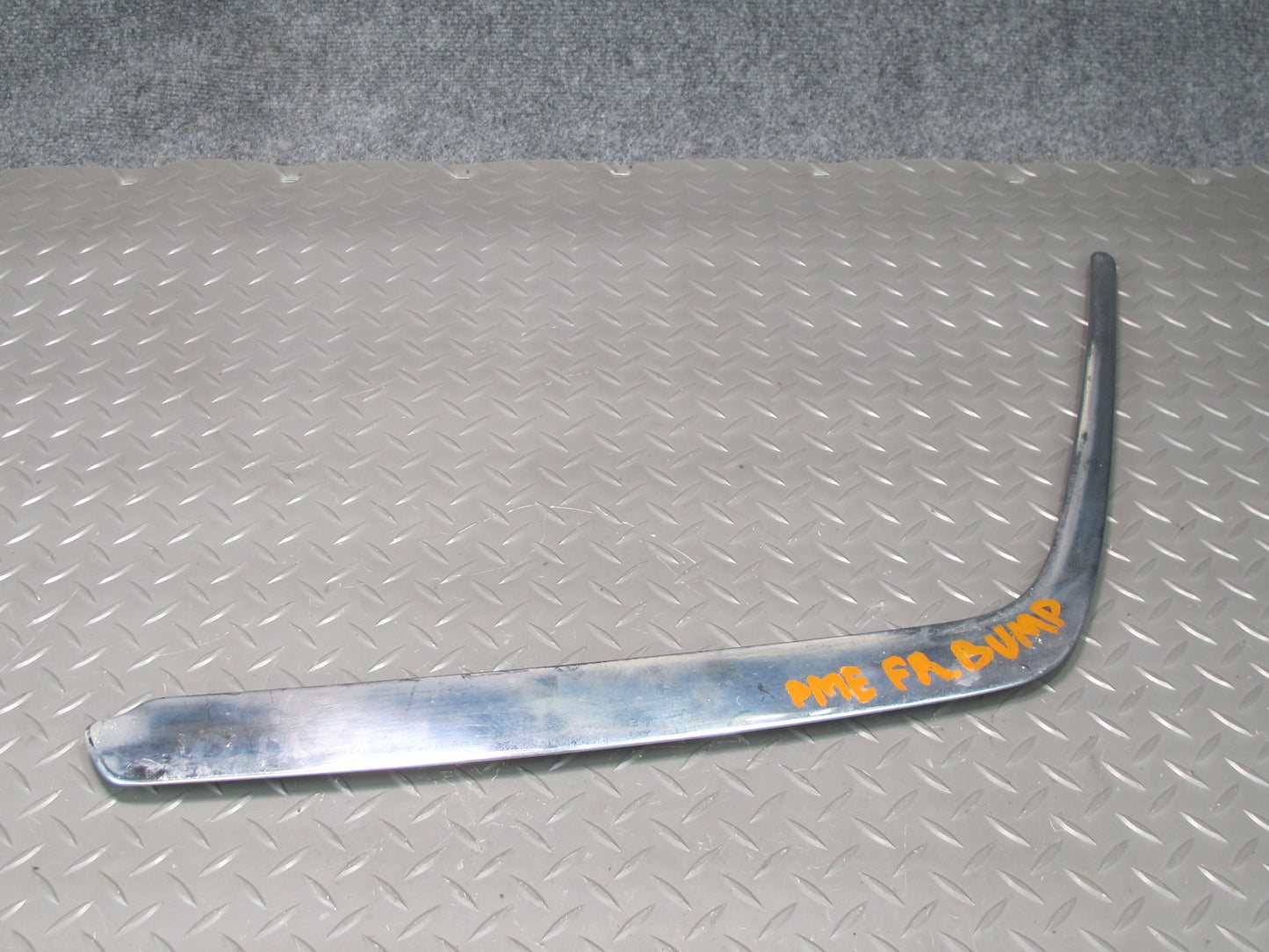 92-95 Mercedes W124 300D Front Bumper Left & Right Chrome Molding Trim Set OEM