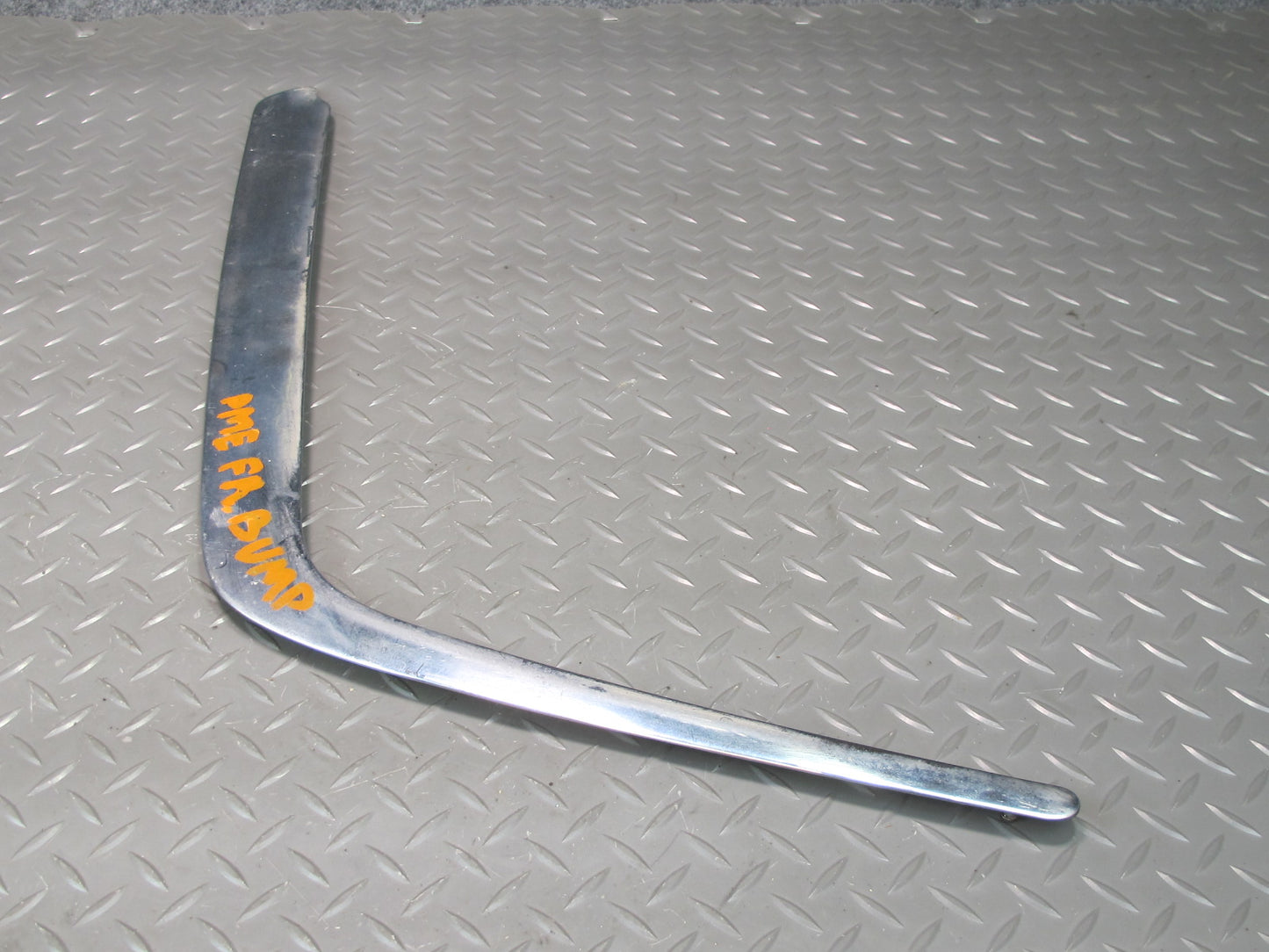 92-95 Mercedes W124 300D Front Bumper Left & Right Chrome Molding Trim Set OEM