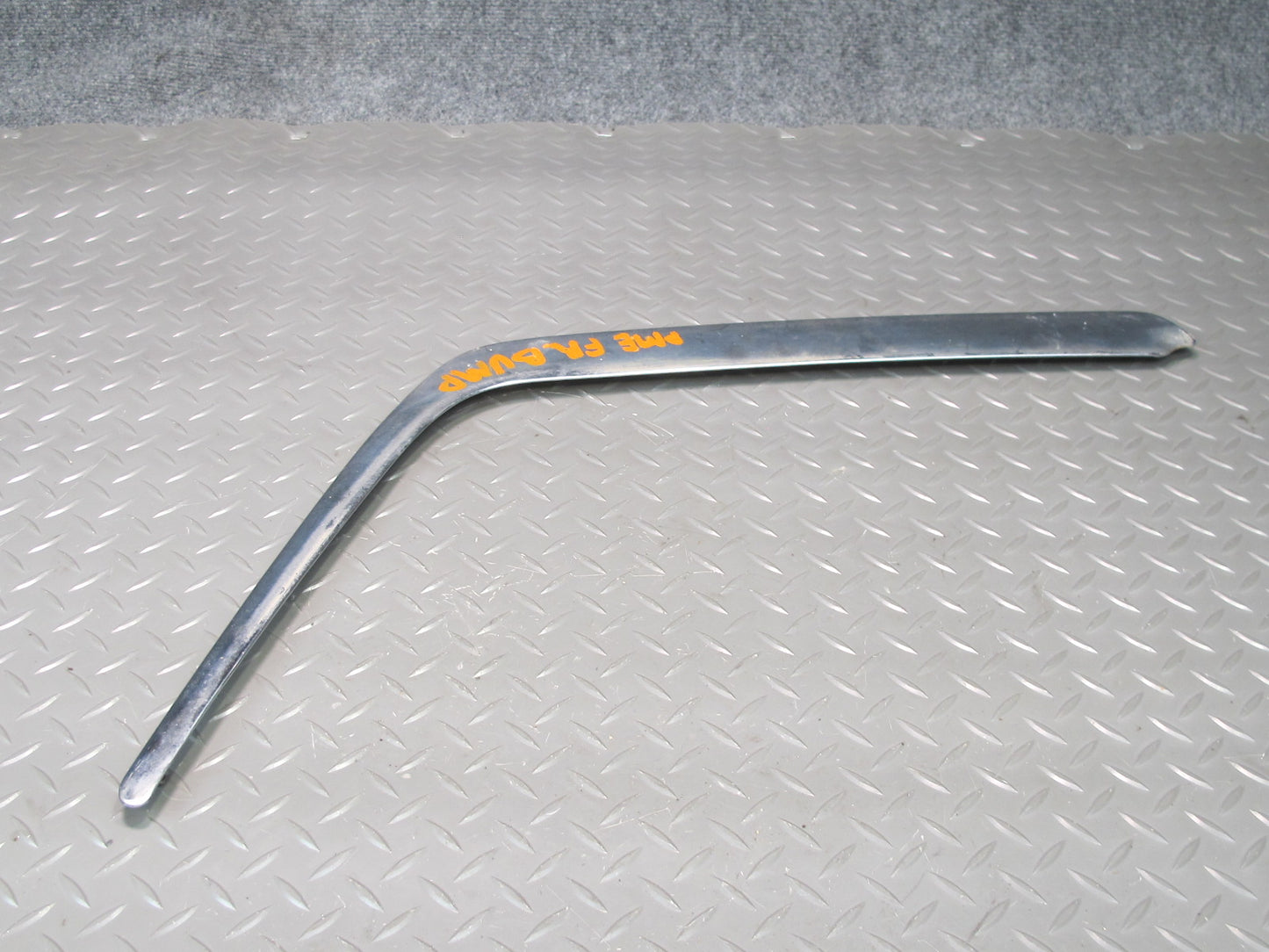 92-95 Mercedes W124 300D Front Bumper Left & Right Chrome Molding Trim Set OEM