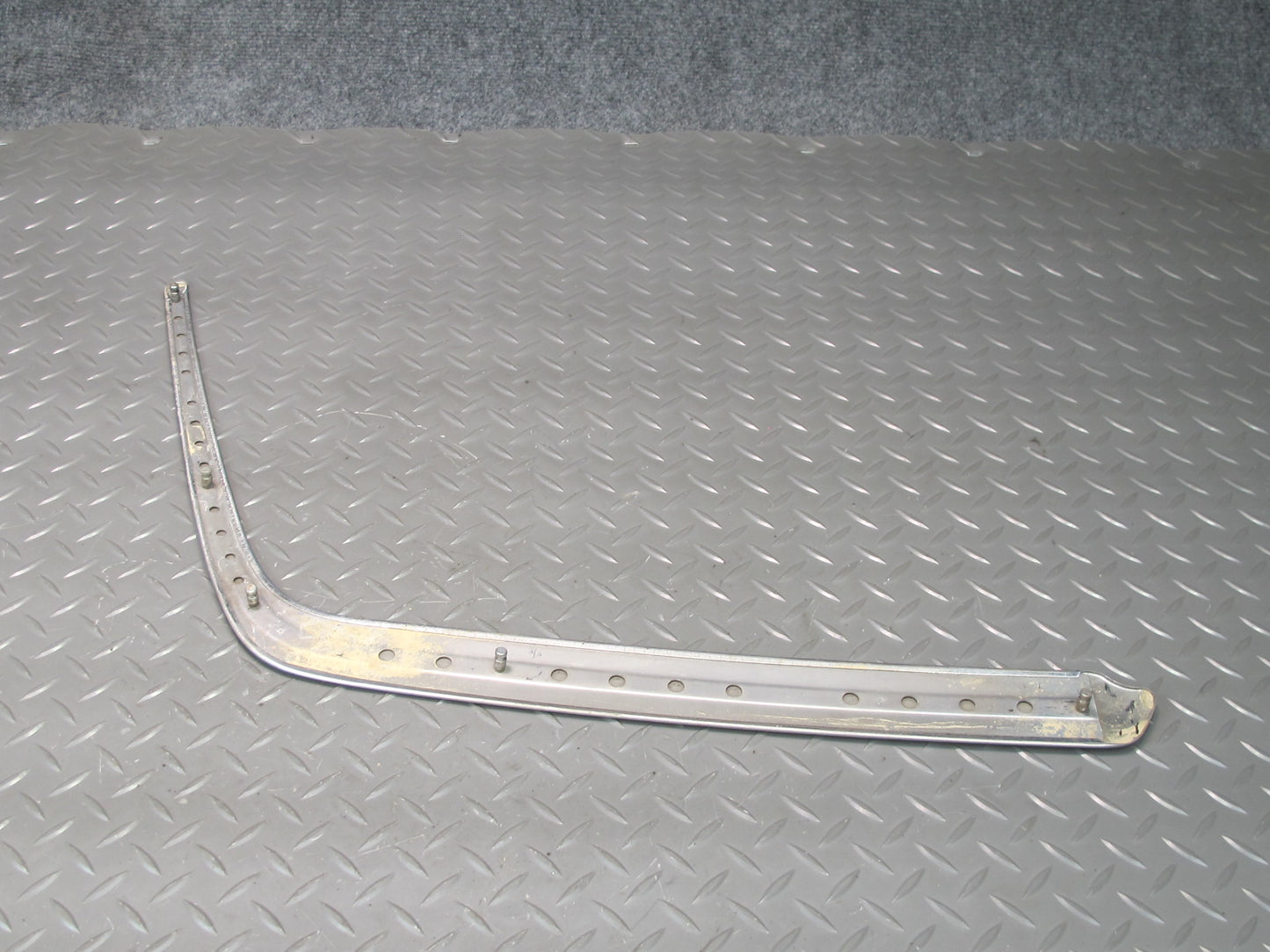 92-95 Mercedes W124 300D Front Bumper Left & Right Chrome Molding Trim Set OEM