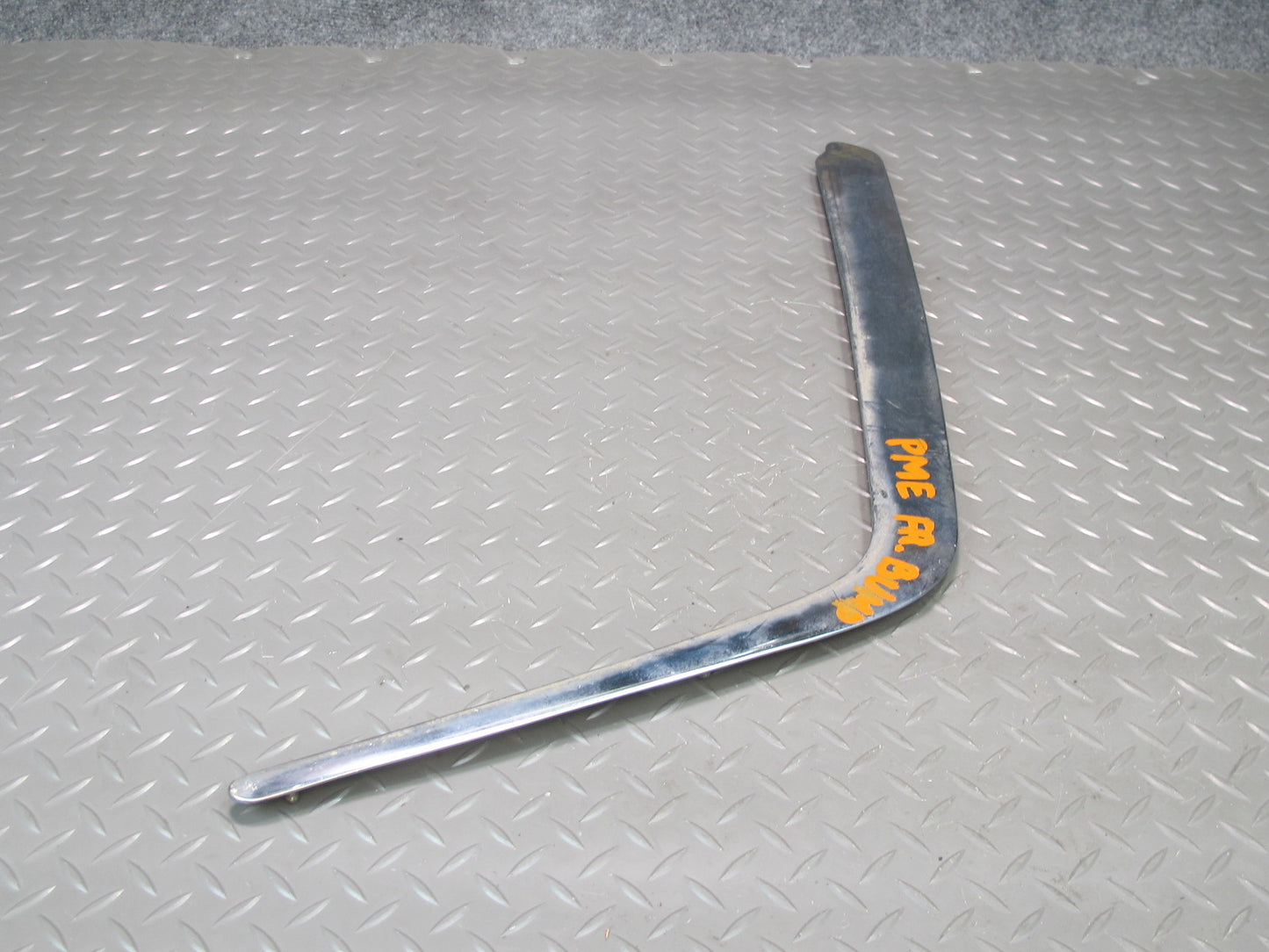 92-95 Mercedes W124 300D Front Bumper Left & Right Chrome Molding Trim Set OEM