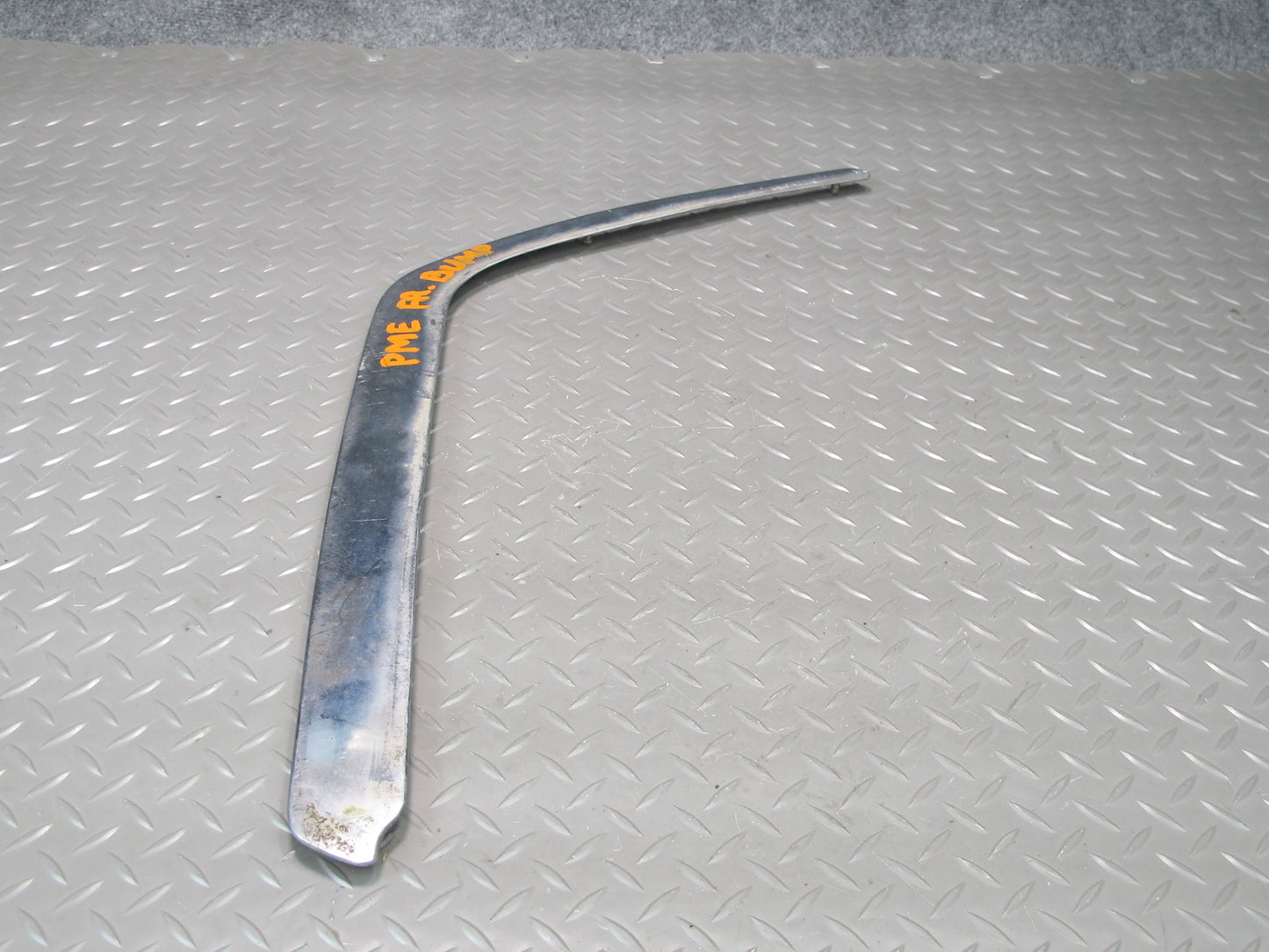 92-95 Mercedes W124 300D Front Bumper Left & Right Chrome Molding Trim Set OEM