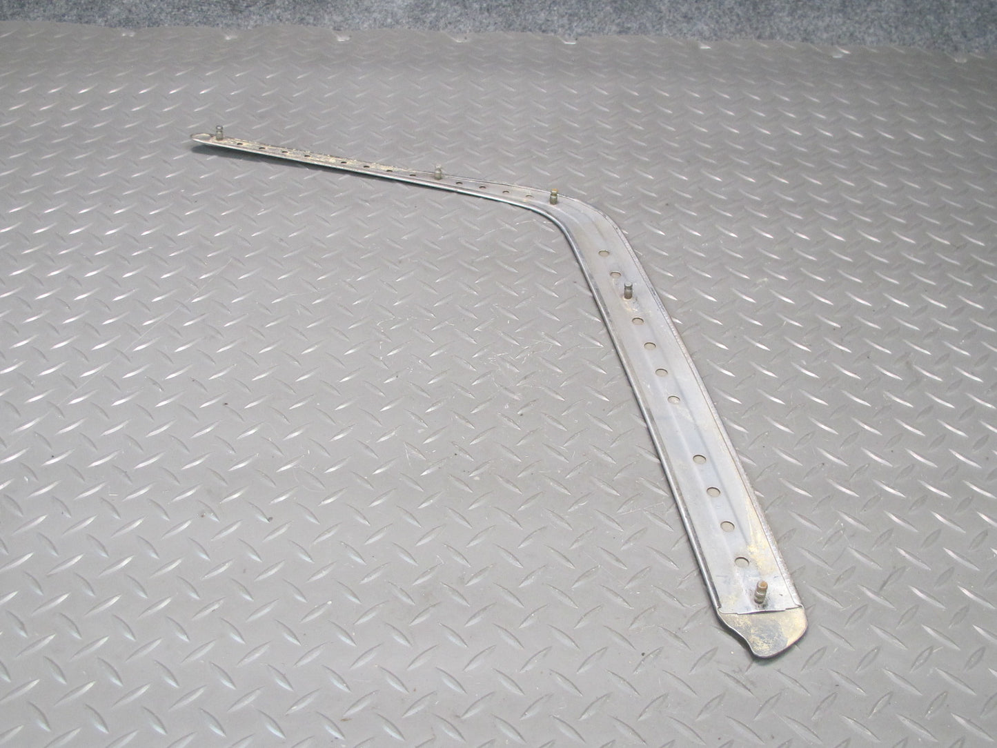 92-95 Mercedes W124 300D Front Bumper Left & Right Chrome Molding Trim Set OEM