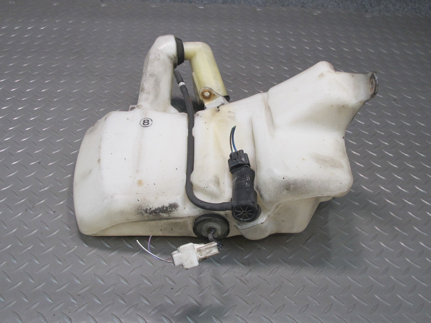 95-00 Lexus UZZ30L SC300 SC400 Windshield Washer Fluid Reservoir Tank Assy OEM