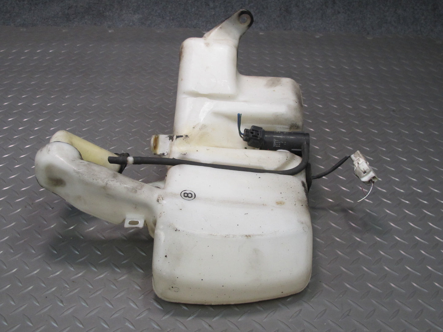 95-00 Lexus UZZ30L SC300 SC400 Windshield Washer Fluid Reservoir Tank Assy OEM