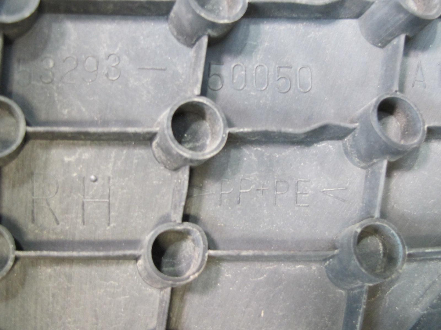 04-06 Lexus UCF30L LS430 Set of 2 Left & Right Radiator Deflector Trim Cover OEM