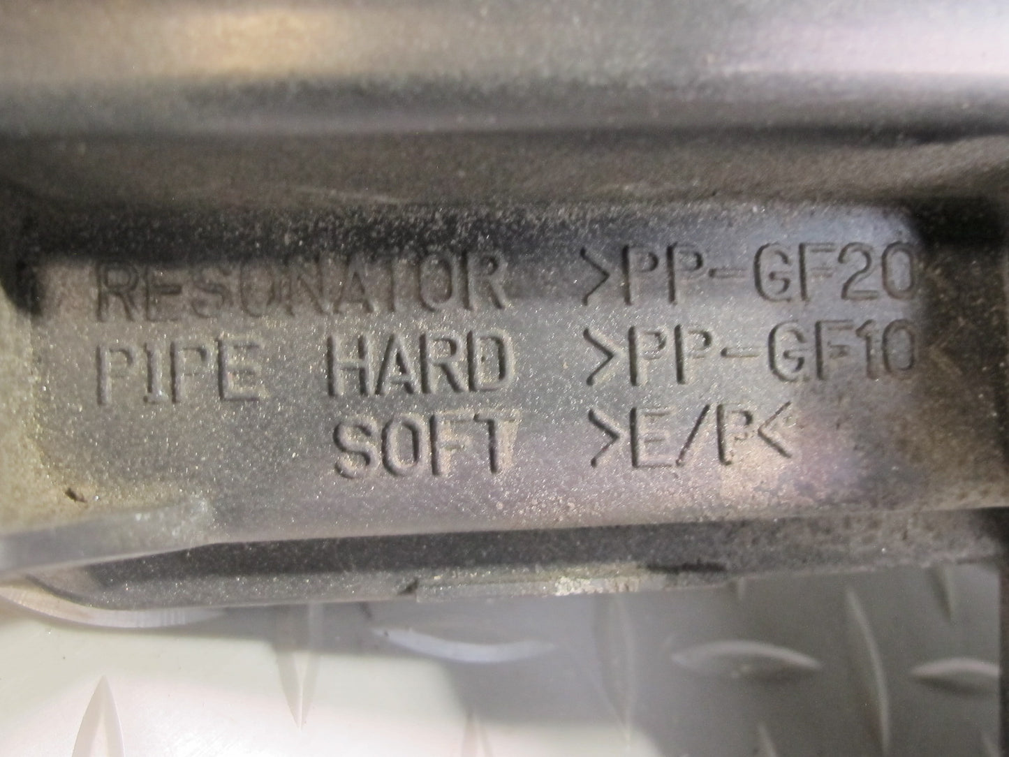 04-06 Lexus UCF30L LS430 Air Intake Cleaner Pipe Hose Resonator 17875-50290 OEM