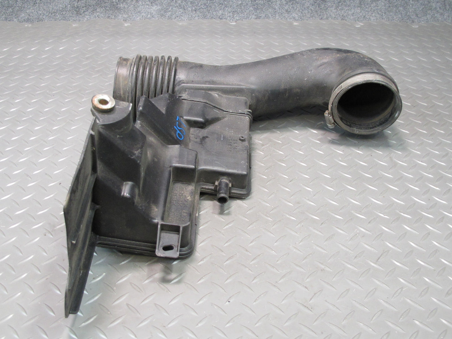 04-06 Lexus UCF30L LS430 Air Intake Cleaner Pipe Hose Resonator 17875-50290 OEM