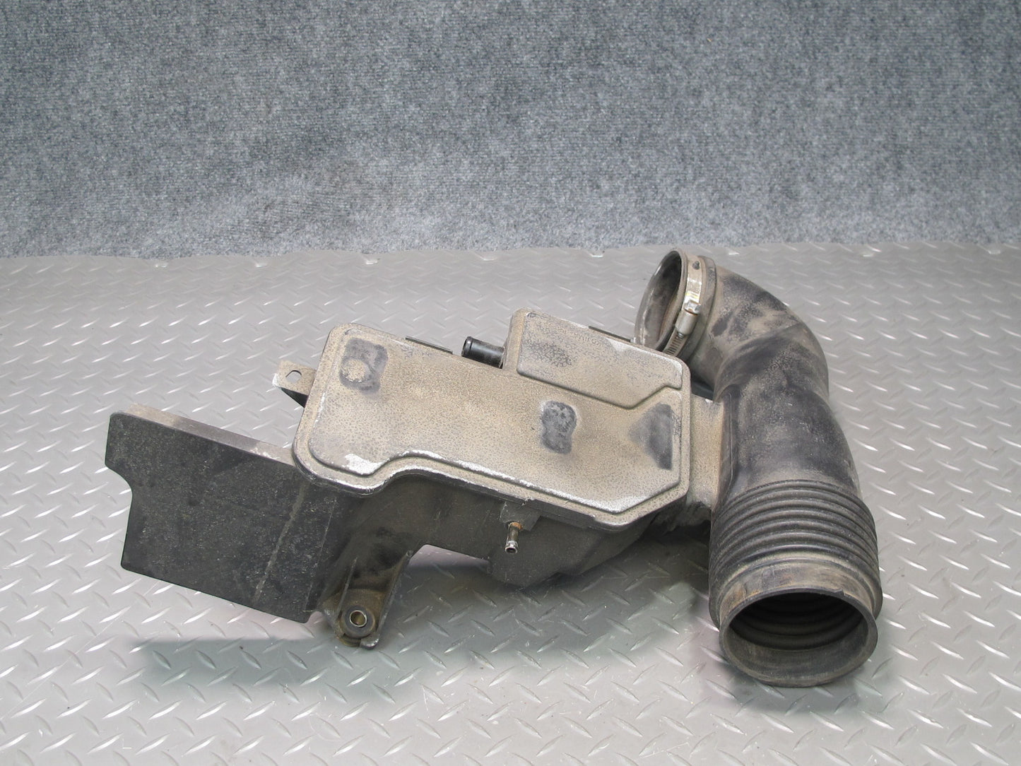 04-06 Lexus UCF30L LS430 Air Intake Cleaner Pipe Hose Resonator 17875-50290 OEM