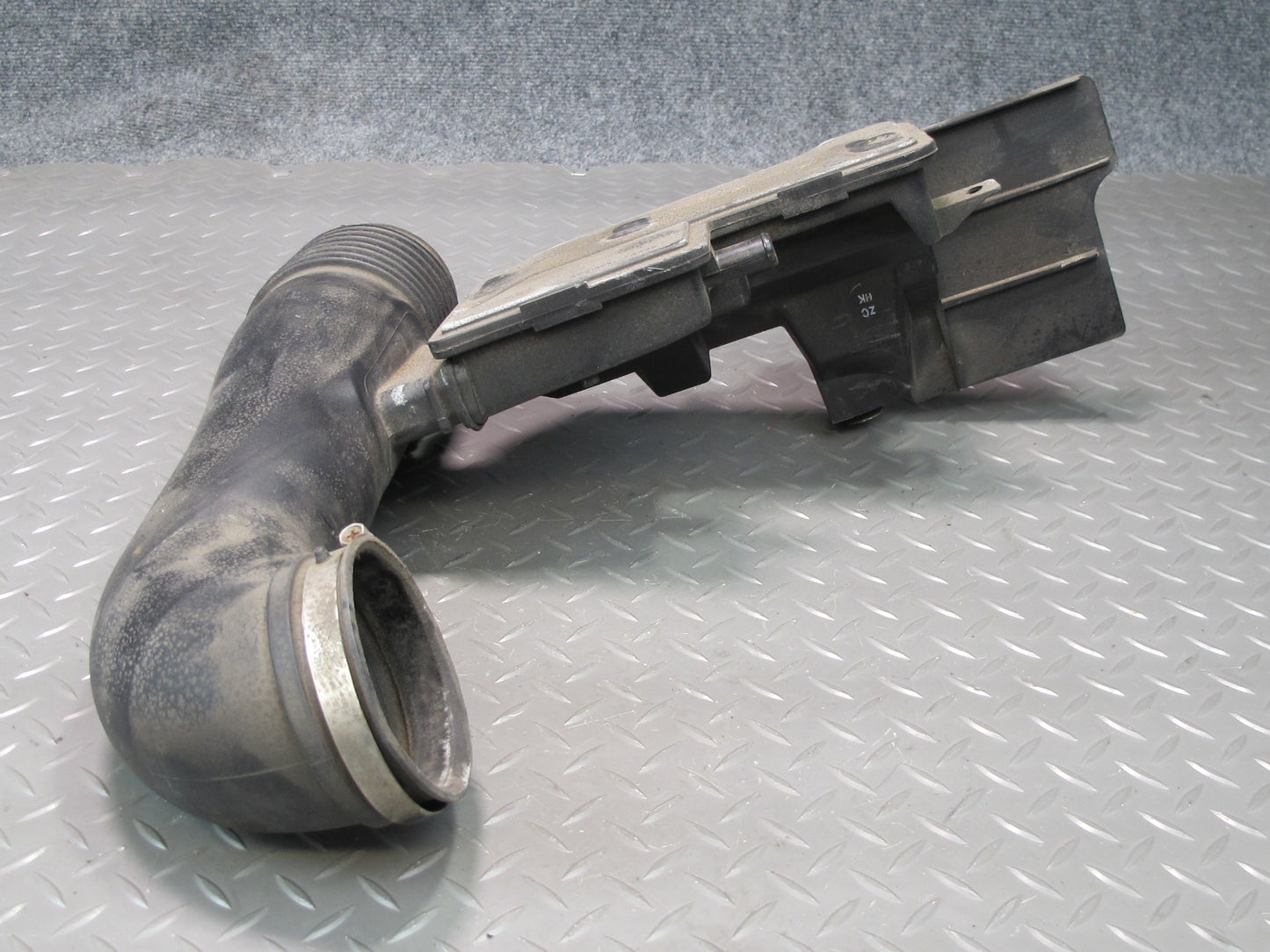 04-06 Lexus UCF30L LS430 Air Intake Cleaner Pipe Hose Resonator 17875-50290 OEM