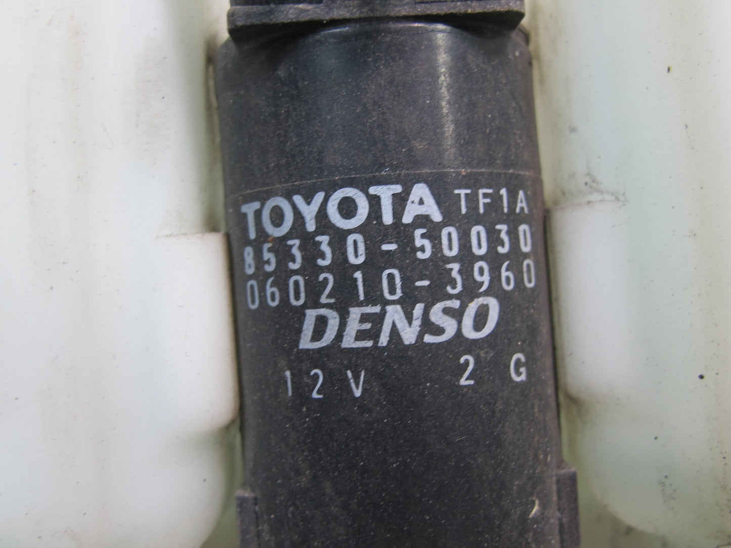 01-06 Lexus UCF30L LS430 Windshield Washer Reservoir Bottle Tank w Pump OEM