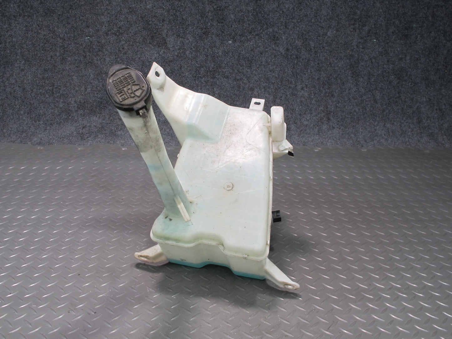 01-06 Lexus UCF30L LS430 Windshield Washer Reservoir Bottle Tank w Pump OEM