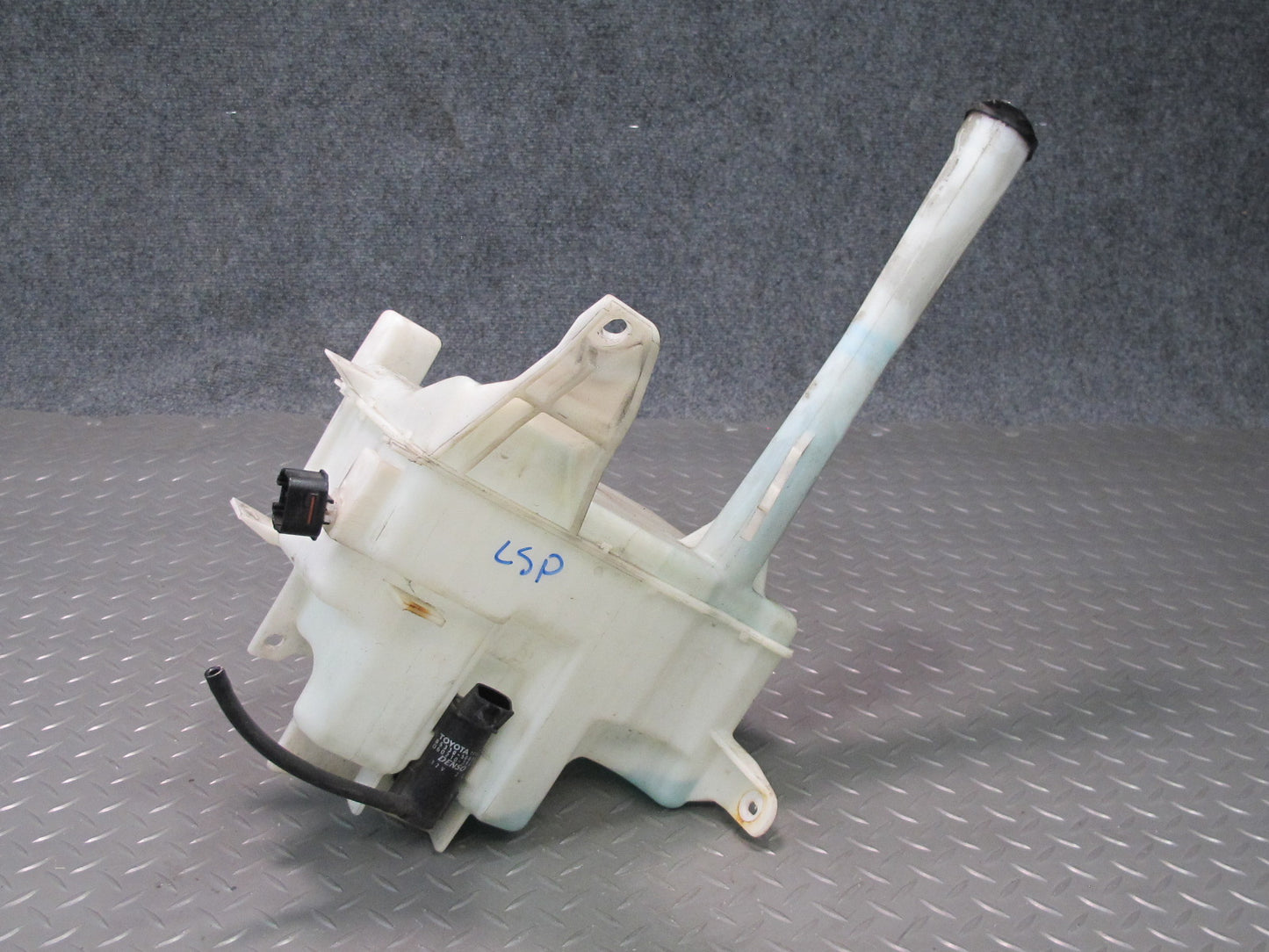 01-06 Lexus UCF30L LS430 Windshield Washer Reservoir Bottle Tank w Pump OEM