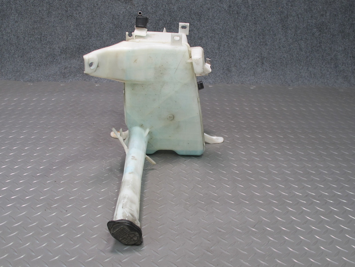 01-06 Lexus UCF30L LS430 Windshield Washer Reservoir Bottle Tank w Pump OEM