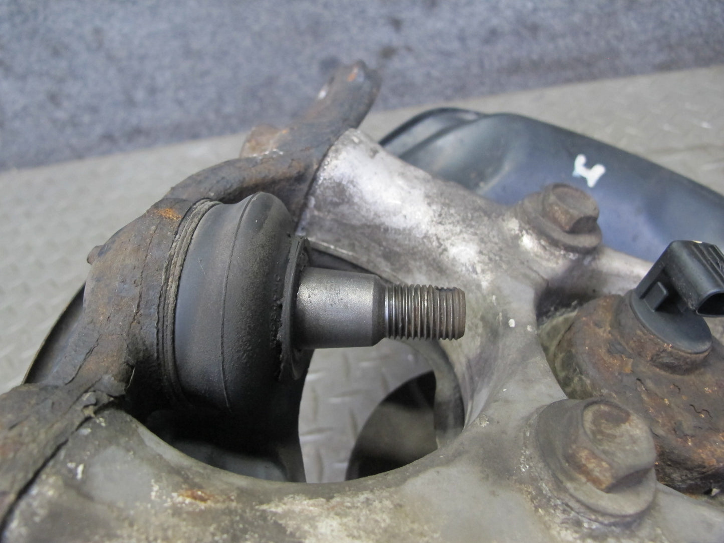 01-06 Lexus LS430 UCF30L RWD Front Right Spindle Knuckle Wheel Hub Bearing OEM