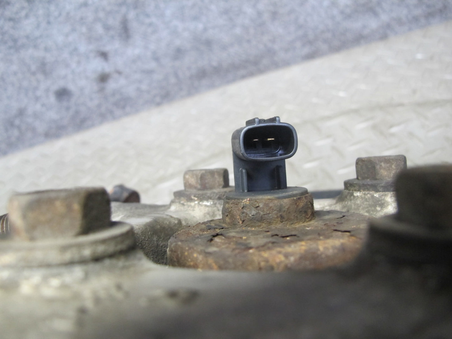 01-06 Lexus LS430 UCF30L RWD Front Right Spindle Knuckle Wheel Hub Bearing OEM