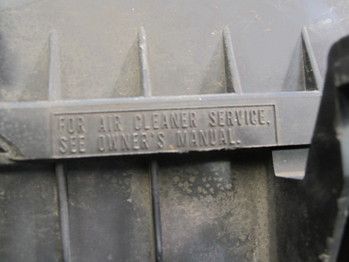 01-06 Lexus UCF30L LS430 Air Intake Cleaner Filter Box w MAF & Vacuum Switch OEM